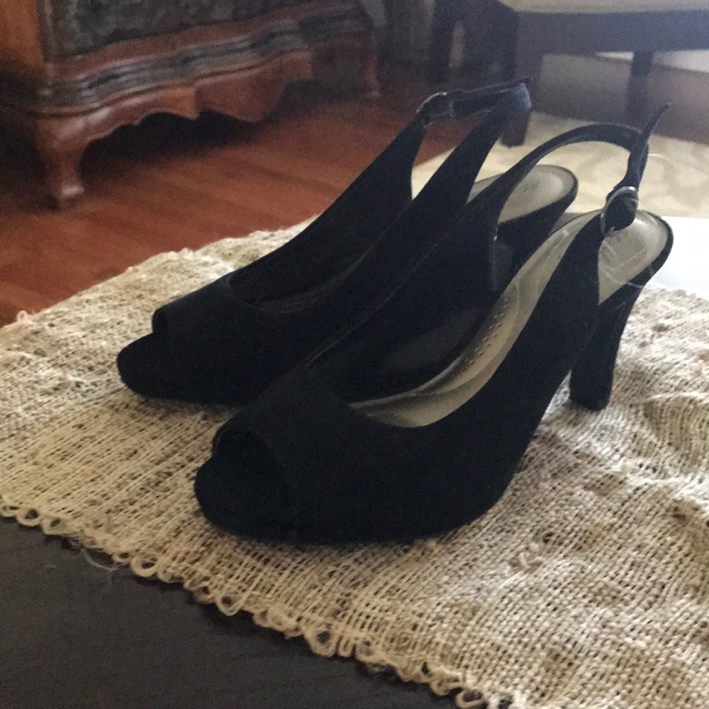 Dress shoes